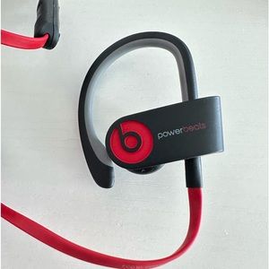 Powerbeats 3 - like new. Barely used.